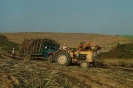 trator carregando caminhão